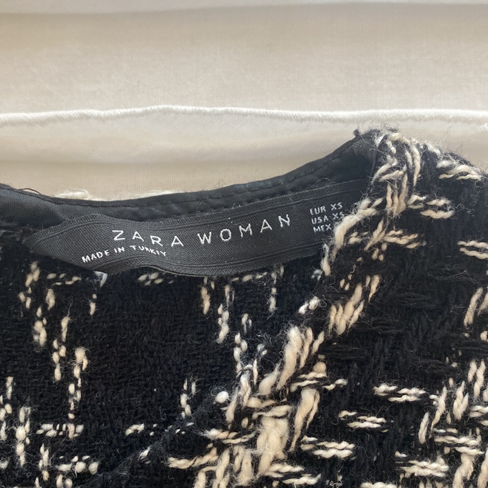 Zara Structured Top - Picture 3 of 3